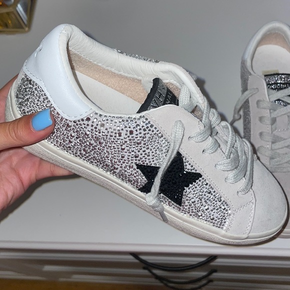 sneakers - Picture 3 of 3